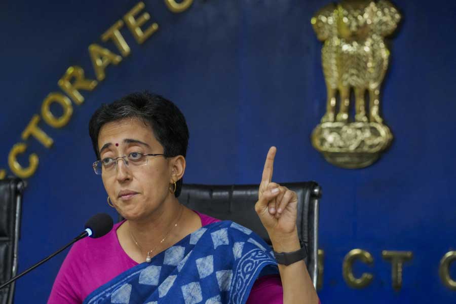 Delhi is in financial crisis as extra spending indicates they can fall into revenue deficit 