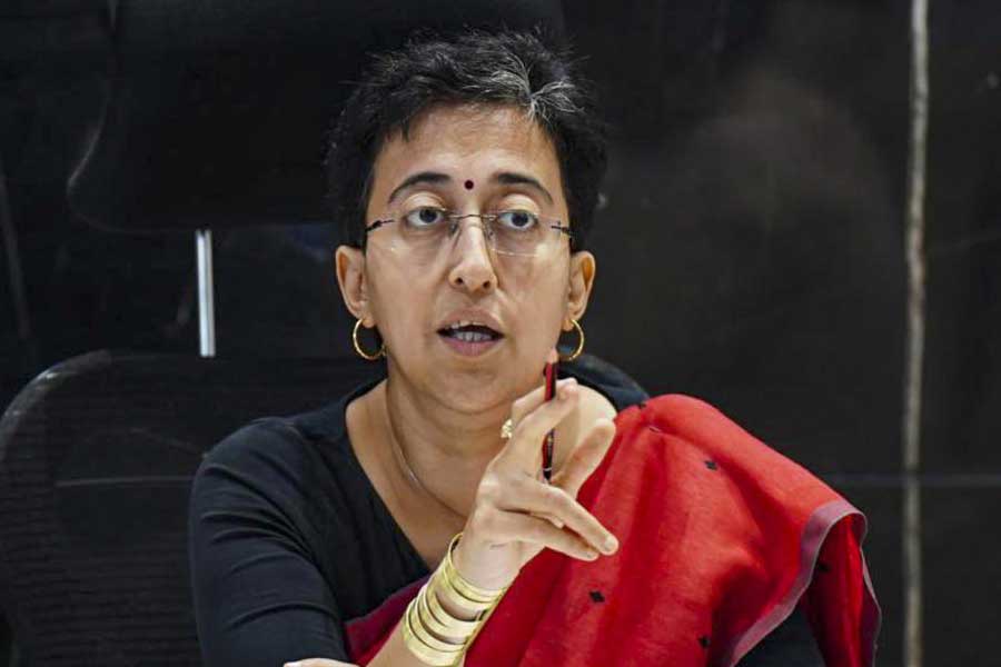 Delhi is in financial crisis as extra spending indicates they can fall into revenue deficit 