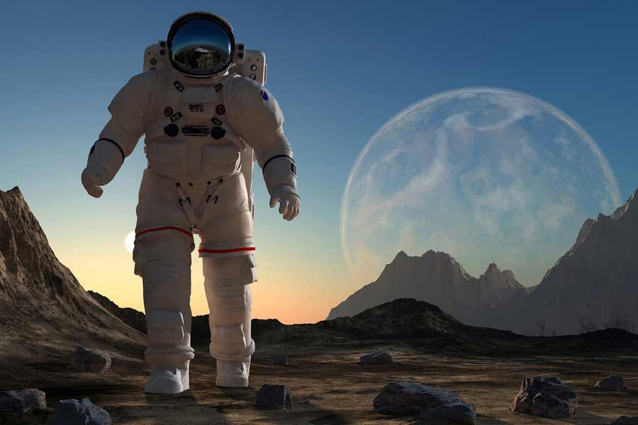 Astronauts salary structure in space agencies like NASA and Roscosmos 