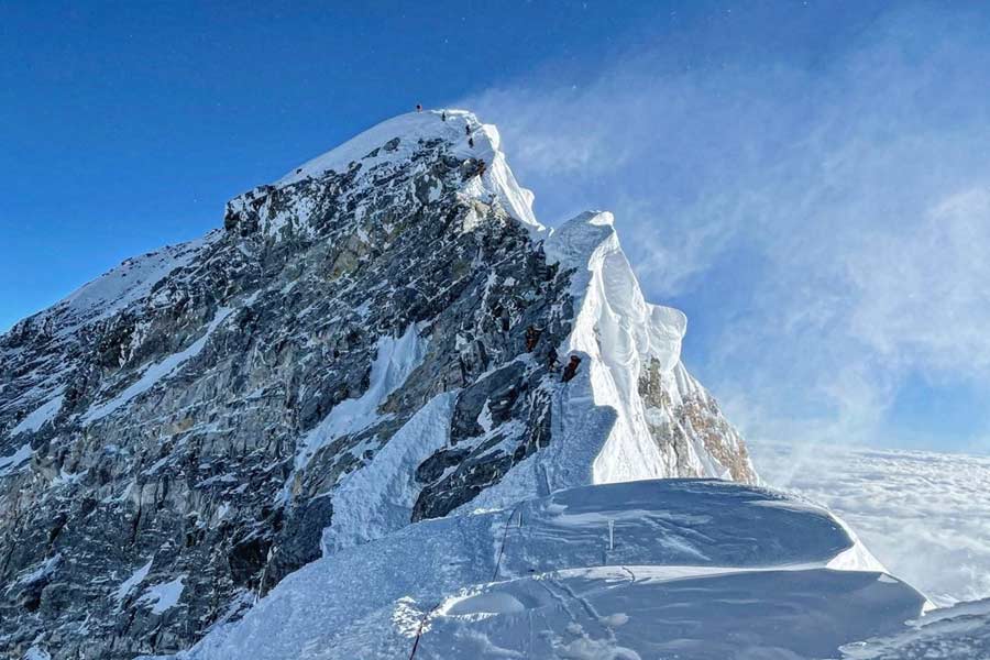 Mt Everest is becoming taller due to a nearby Himalayan river say scientists 