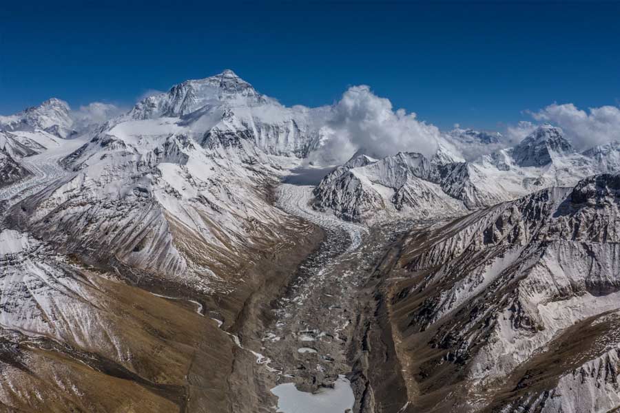 Mt Everest is becoming taller due to a nearby Himalayan river say scientists 