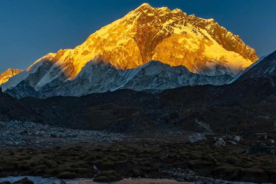 Mt Everest is becoming taller due to a nearby Himalayan river say scientists 