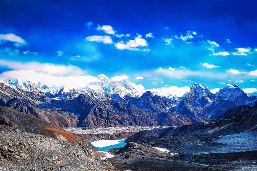 Mt Everest is becoming taller due to a nearby Himalayan river say scientists 