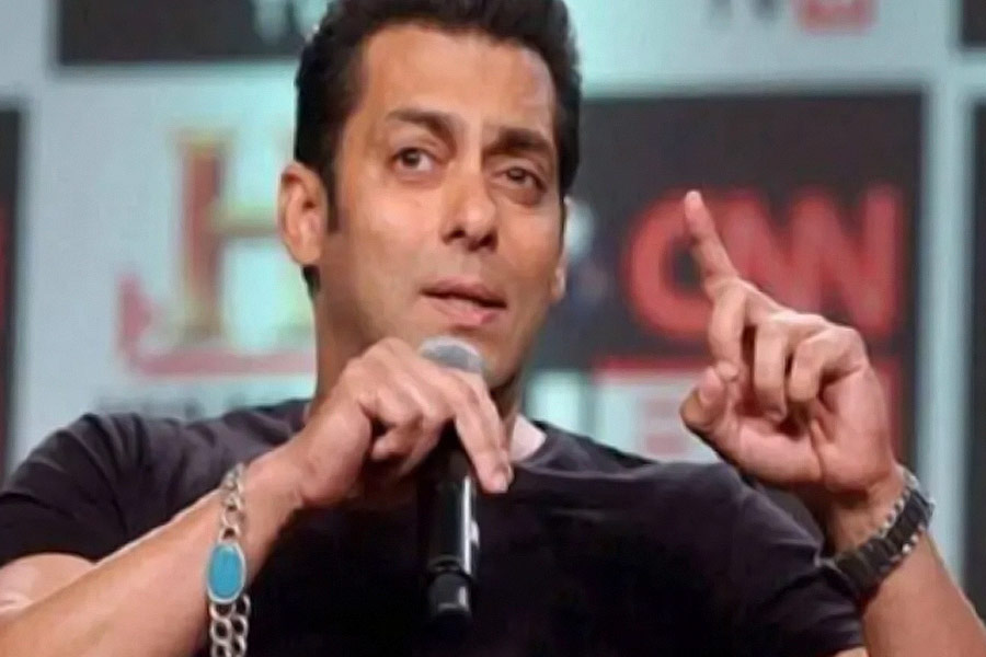 Salman Khan once revealed the story behind his iconic bracelet 