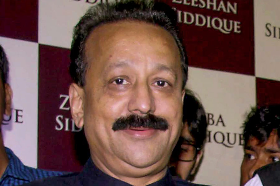 Salman Khan once revealed the story behind his iconic bracelet 