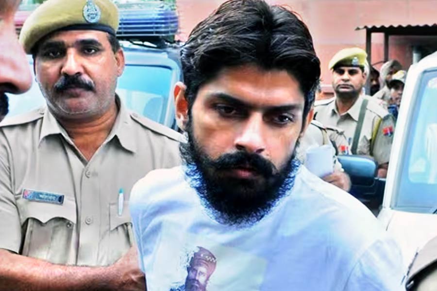 Salman Khan once revealed the story behind his iconic bracelet 