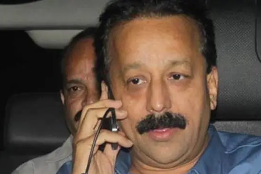 Salman Khan once revealed the story behind his iconic bracelet 