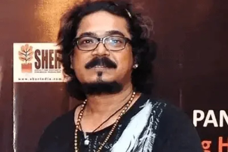 শিল্পী সনাতন দিন্দা।
