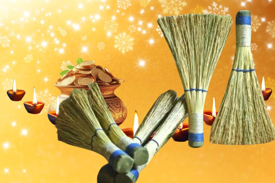 ৩. ঘরে আনার আগে ঝাঁটার চারপাশে একটি লাল সুতো বেঁধে দিন। এটি অশুভ আত্মাকে ঘর থেকে বিদায় করে।