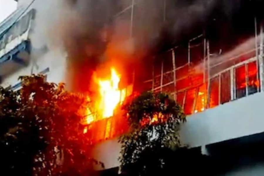 Sealdah ESI hospital caught fire on Friday early morning dgtl