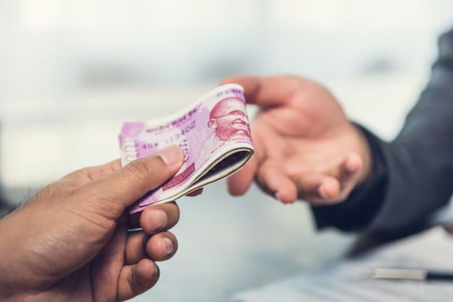 কোনও ব্যক্তির থেকে ধার নেবেন না এই দিনে। অথবা কাউকে ধার দেবেনও না। এই প্রতিবেদনটি ‘আনন্দ উৎসব’ ফিচারের একটি অংশ।