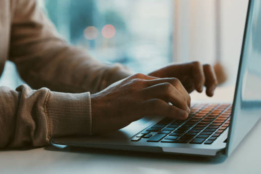 Husband spends family savings on girl met in website while his wife was battling cancer