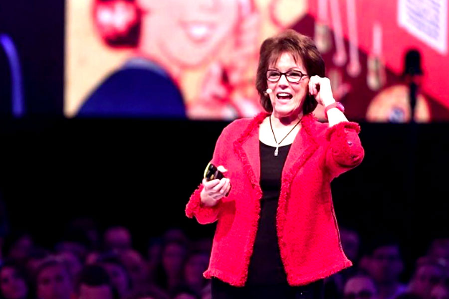 Know about Susan Benett, meet the voice behind iPhone Siri 