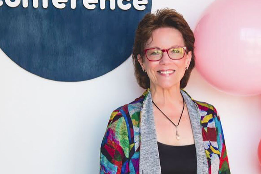 Know about Susan Benett, meet the voice behind iPhone Siri 