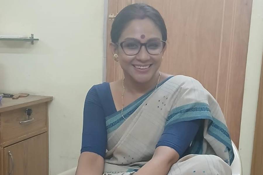 স্কুলের দিদিমণি চান্দ্রেয়ী ঘোষ।