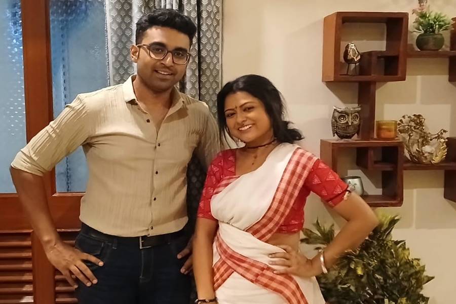 জুটিতে নীলাঙ্কুর-মনীষা।