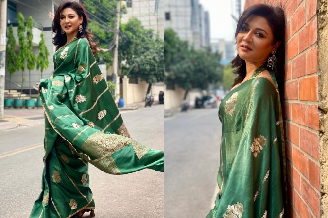 ৪০-এর কোঠা পার করেও তিনি যে ভাবে নিজের তারুণ্য বজায় রেখেছেন, তাতে এক কথায় বলাই যায়, অভিনেত্রীর কাছে বয়স যেন সংখ্যা মাত্র! কী ভাবে বয়স ধরে রেখেছেন তিনি?  