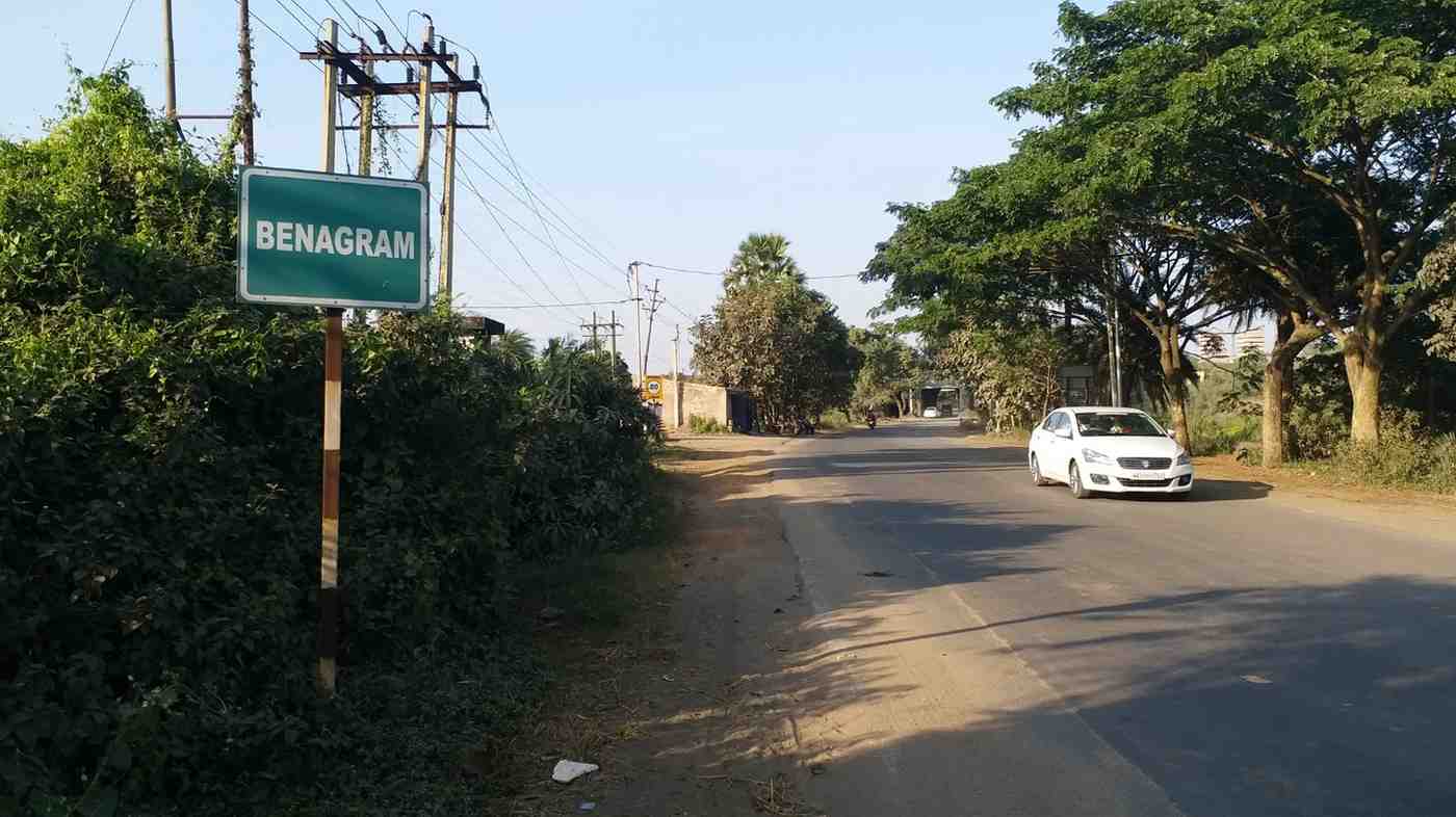 রাজস্থানের কুলধারা গ্রামের সম্পর্কে আমরা প্রায় অনেকেই জানি। কিন্তু কখনও শুনেছেন আমাদের পশ্চিমবঙ্গেই এমন এক গ্রাম আছে, যার সঙ্গে মিল রয়েছে কুলধারার! আসানসোলের বেনাগ্রাম। এই গ্রামের মানুষ এক রাতের মধ্যেই গ্রাম ছেড়ে চলে যায় কোনও এক অজানা কারণে। গোটা গ্রাম পরিণত হয় এক পরিত্যক্ত ভূতুড়ে গ্রামে। 