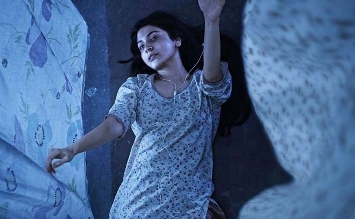 পরী: ‘পরী’র গল্প কিন্তু কোনও রূপকথা নয়। ভয়ের গল্প বলতে যে আবহ দরকার, তা উপভোগ করতেই পারেন এই ছবির হাত ধরে। সুপারন্যাচারাল থ্রিলার এই ছবিতে অনুষ্কা শর্মা থেকে শুরু করে পরমব্রত চট্টোপাধ্যায়, ঋতাভরী চক্রবর্তী– সকলেরই অভিনয় ছিল যথাযথ। 