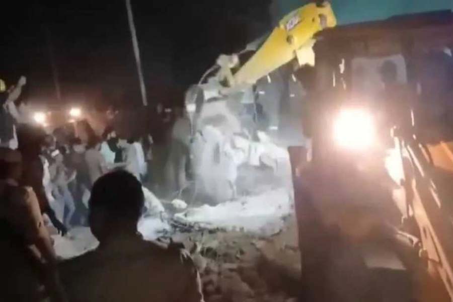 Several family members died after house collapses due to cylinder blast at Uttar Pradesh