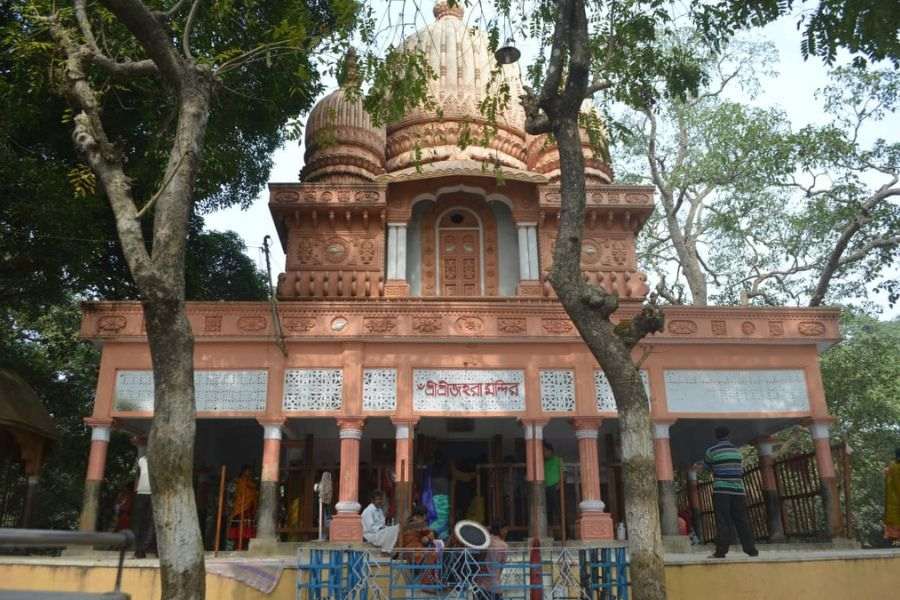 Jahura Kali Temple | Devotees from different regions visit Malda's Jahura  Kali to fulfill their wishes dgtl - Anandabazar