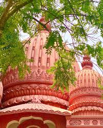 শোনা যায়, ১০৮৩ বঙ্গাব্দে মালদার ভাটিয়া পরগনার গোবিন্দপুর গ্রামে এক সাধক, সালওয়া তিওয়ারি, মা চন্ডির স্বপ্নাদেশ পান। তার পর সেখানেই তিনি মায়ের নামে একটি বেদি তৈরি করেন। 