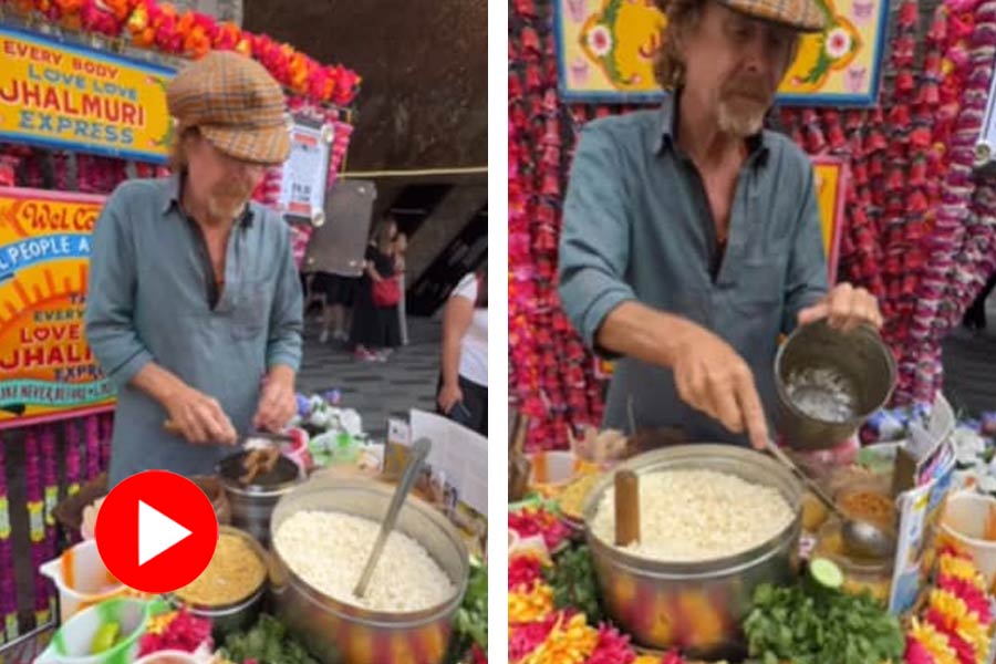 Video of British man selling jhalmuri in London, video goes viral