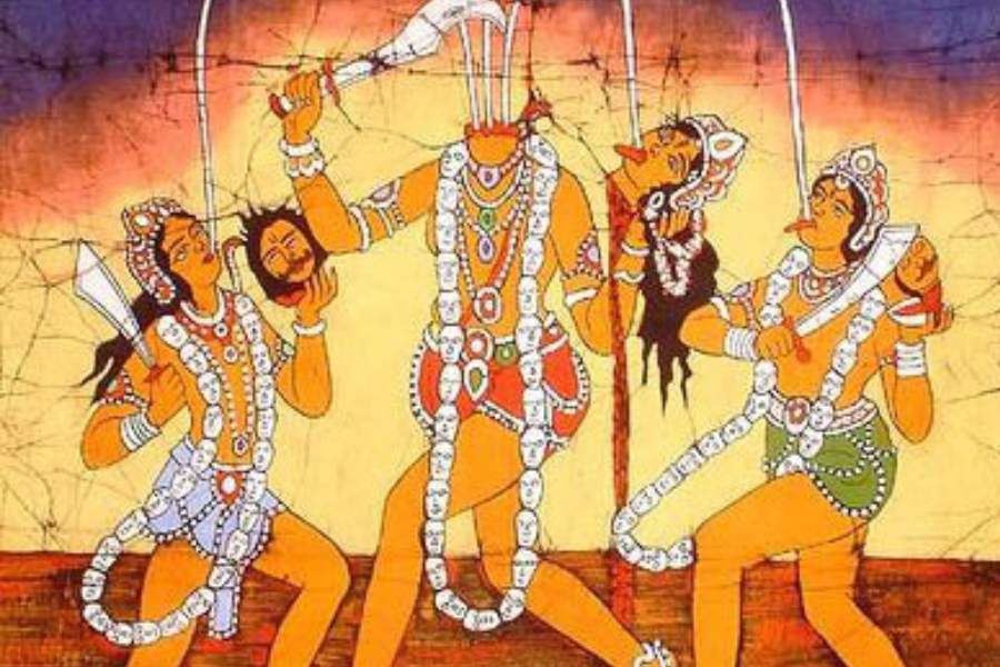 এই ডাকিনি-যোগিনী কারা, তা নিয়ে অনেকের অনেক রকম মতবিরোধ আছে। পুরাণ অনুসারে, ডাকিনী ও যোগিনী হল মা কালীর দুই অনুচর। 