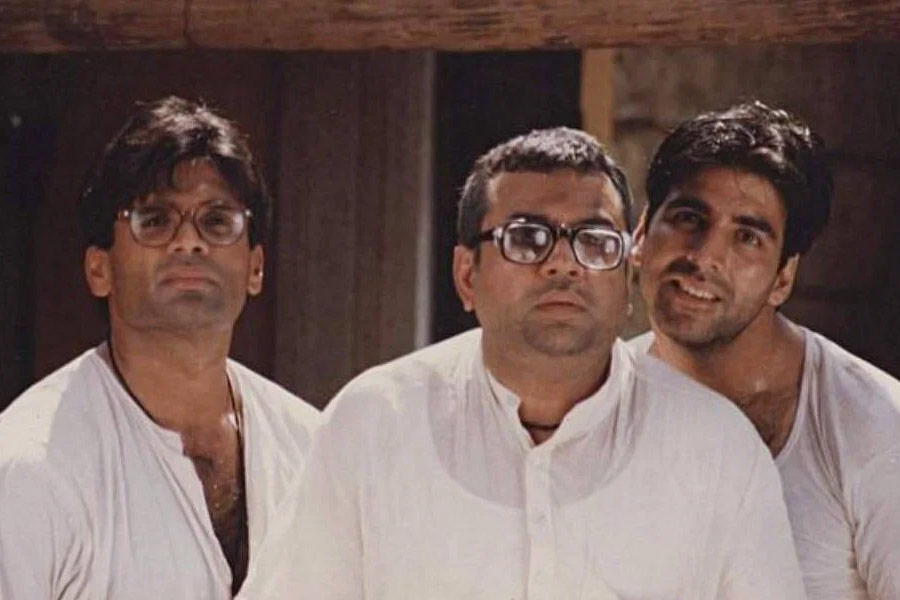 Meet the bollywood actor whose movies stalled midway, producer did not put banner of his picture 