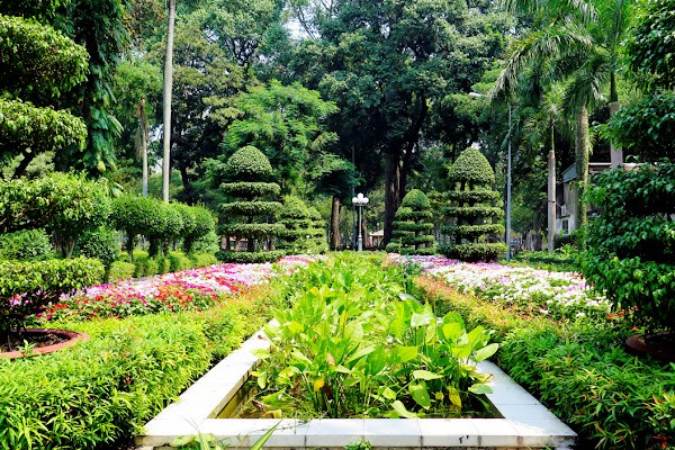  মৃত্যুর পরেও তার মুক্তি হয় না বলে বিশ্বাস করেন সেই সব মানুষ, যাঁরা ভূতের অস্তিত্বে বিশ্বাসী। কালীপুজোর আগে রইল এমনই এক ভূতুড়ে কাহিনি। ভূত চতুর্দশীর রাতে বন্ধুদের এ গল্প বলে চমকে দিতেই পারেন।