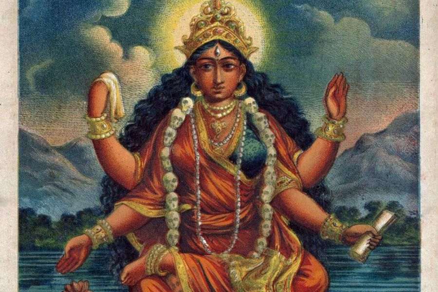 ভৈরবী: ভয়ানক এবং রাগান্বিতা দেবী। তিনি মহাবিশ্বের নানা বিপর্যয় ও দুর্ঘটনার প্রতিনিধিত্ব করেন।