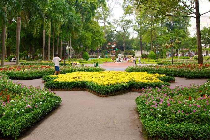 তাই  আজও রাতের অন্ধকার নেমে এলেই নাকি তাও দান পার্কে ফিরে আসেন সেই যুবক। খুঁজে বেড়ান তাঁর প্রেমিকাকে। অতৃপ্ত সেই আত্মার বুকফাটা কান্নাও নাকি শুনেছেন অনেকেই। আর সে কারণেই পৃথিবীর অন্যতম ভূতুড়ে জায়গার তালিকায় ঢুকে পড়েছে এই পার্ক।