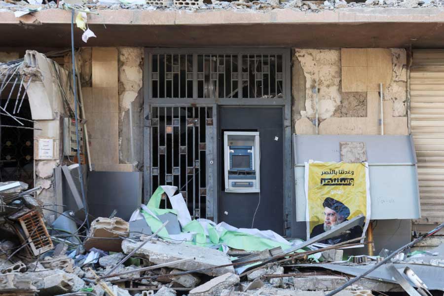 Israel claims it found 500 million dollar of gold and cash in secret hezbollah bunker