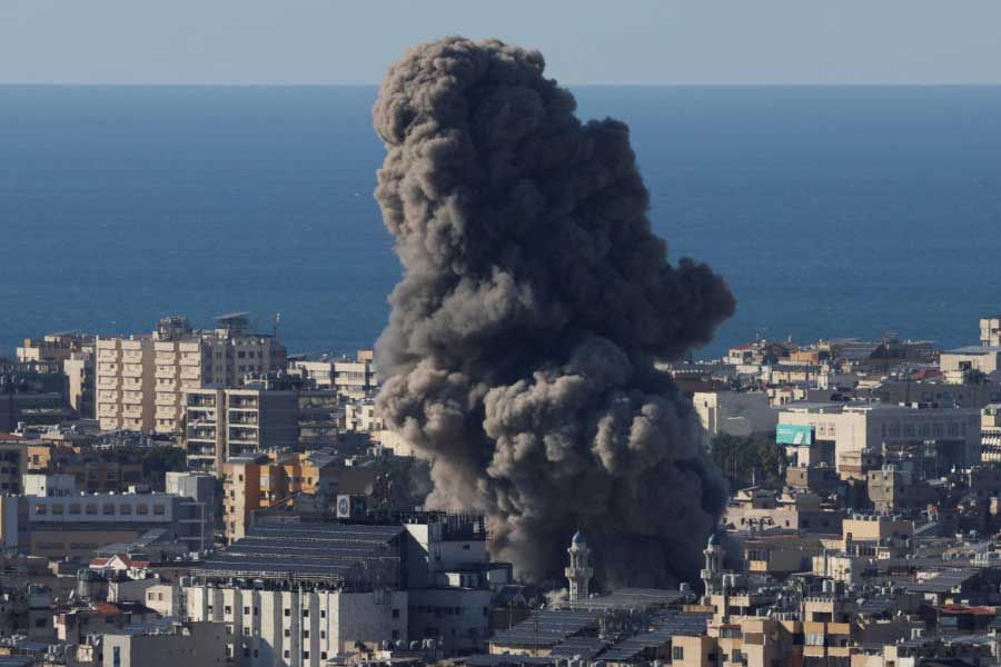 Israel claims it found 500 million dollar of gold and cash in secret hezbollah bunker