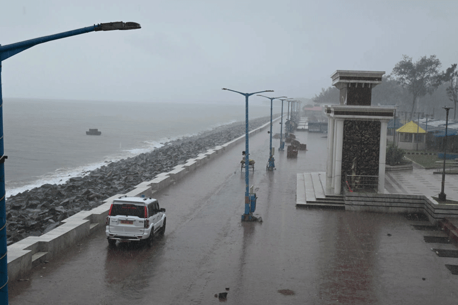 Tourists are behaving recklessly in Digha before the landfall of Cyclone Digha