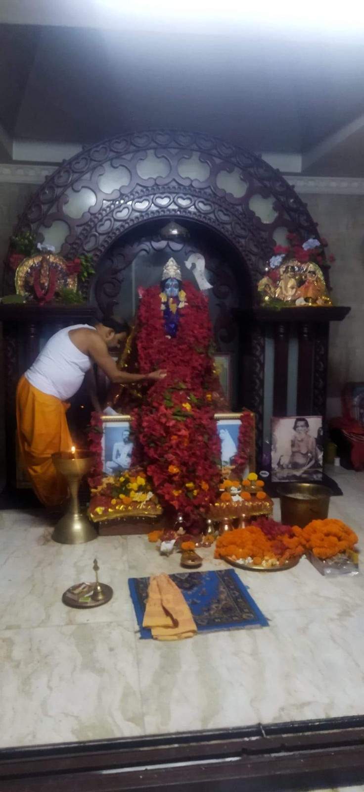 স্বাধীনতার ঠিক পরে সৈন্যরাও এ পথ ধরে যাওয়ার সময়ে পুজো করে তবেই পাহাড়ের দিকে কিংবা সিকিমে রওনা দিতেন। এই দেবীর প্রতি ছিল তাঁদের অটুট ভক্তি। 