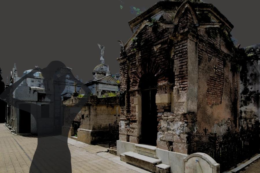 অনেক ভূতের গল্পই তো শুনেছেন। কিন্তু এমন ভূতের কথা কেউ কখনও শুনেছে, যে দারুণ গোপ্পে? আর হ্যাঁ, তিনি শুধু আড্ডাবাজই নন, রীতিমতো সুন্দরীও বটে। 