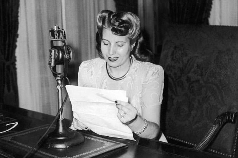 আর্জেন্তিনার রাজধানী বুয়েনোস আইরেস। এ শহরের অতি প্রাচীন কবরস্থান হল রেকোলেতা সিমেটারি। এই কবরস্থানটির নাম অনেকে জানেন, কারণ এক সময়ে এখানেই কবর দেওয়া হয়েছিল এ দেশের প্রাক্তন ফার্স্ট লেডি ইভা পেরনকে। 