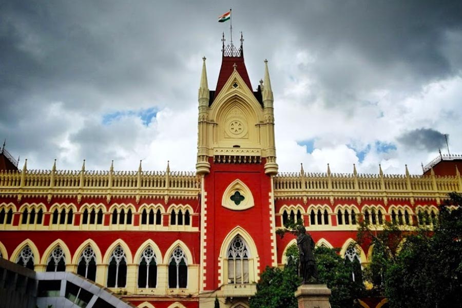 Calcutta High Court will remain closed on Friday due to weather condition for Cyclone Dana dgtl