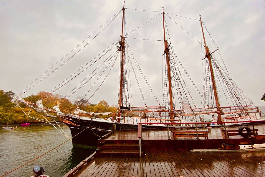 নরওয়ের রাজধানী এই শহরটির সঙ্গে জড়িয়ে আছে বহু ইতিহাস। সুইডেনের গোথেনবার্গের সঙ্গে অসলোর রেলপথে যোগাযোগ রয়েছে। তবে অসলো যাওয়ার আসল মজাটা কিন্তু কোপেনহেগেন থেকে জাহাজে। বাল্টিক সাগরের চার দিকেই রয়েছে উত্তর ইউরোপের গুরুত্বপূর্ণ শহরগুলি। 