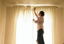 ৮। এ ছাড়া ঘরের ঝুল পরিষ্কার করা, বাথরুম সাফাই, ঘরের চাদর-পর্দা কুশন কভার বদল, নতুন ফুলদানি, টেবিল বা ফ্রিজের কভারে নতুনত্ব আপনার ঘরে এনে দেবে মা লক্ষ্মীকে।  দীপাবলীর আগে এই নিয়মগুলো মেনে চলে তাই ঘুরিয়ে ফেলুন আপনার ভাগ্যের চাকা! 