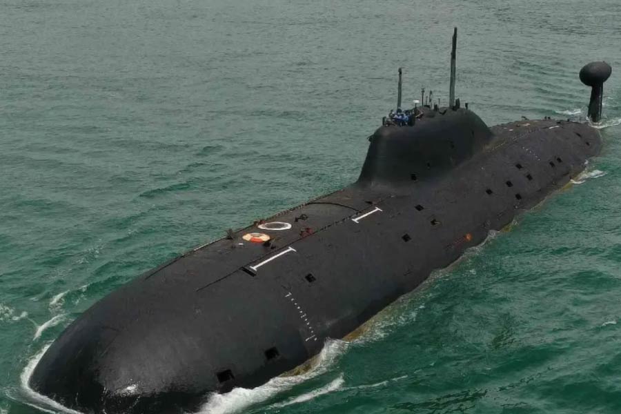 Indian Navy quietly launch forth Nuclear Missile Submarine into water 