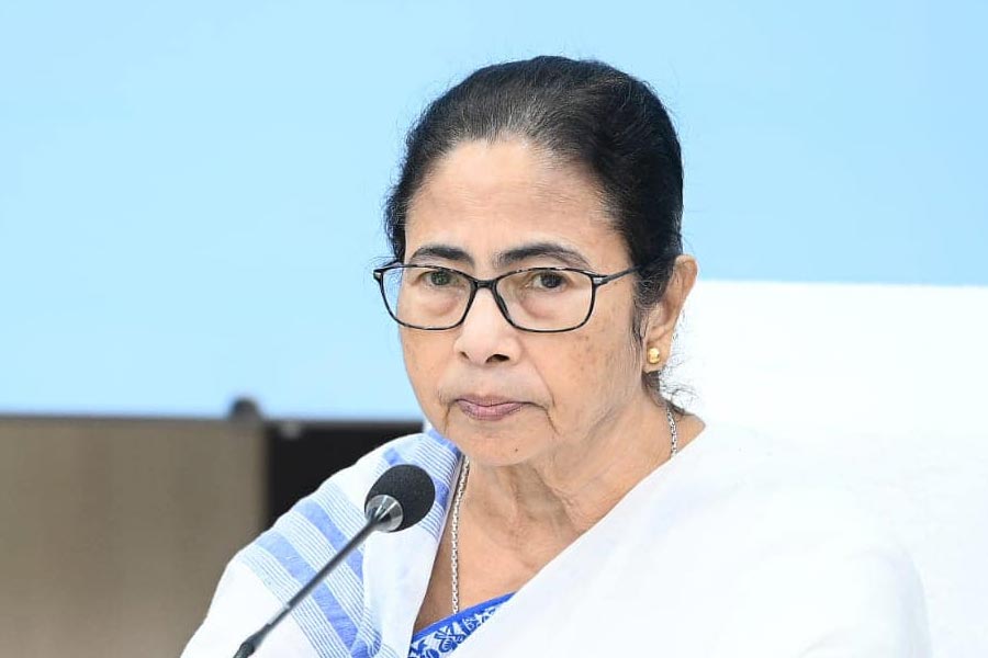 Mamata Banerjee Inquired about the condition of West Midnapore after Cyclone Dana