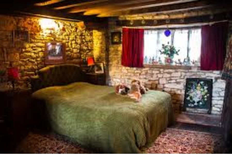 ভূতেদের এই শুঁড়িখানা রয়েছে ইংল্যান্ডে। কটসওল্ডস এলাকার একেবারে শেষ প্রান্তে এই পাব। 