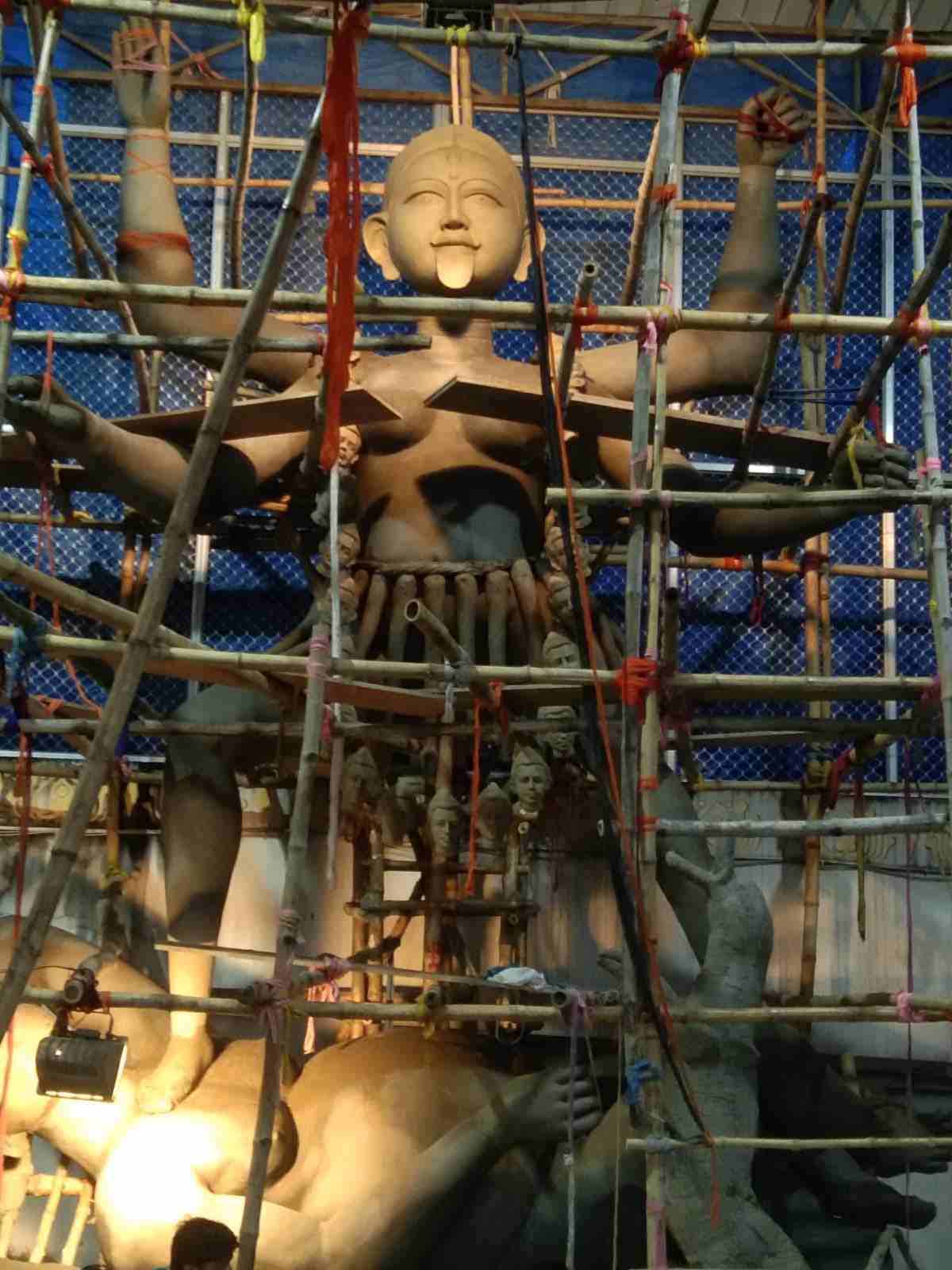 প্রতিমা নির্মাণের প্রস্তুতি চলছে 