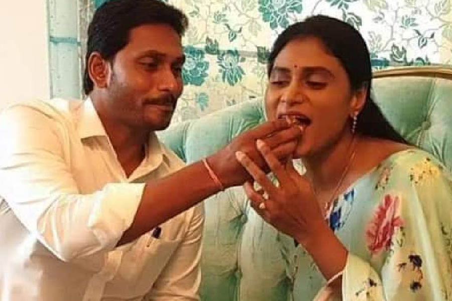 YSRCP leader Jagan Reddy and sister Sharmila fight over wealth worth crores 