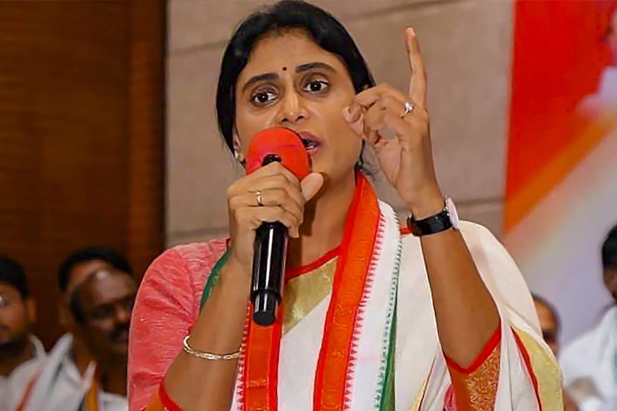 YSRCP leader Jagan Reddy and sister Sharmila fight over wealth worth crores 
