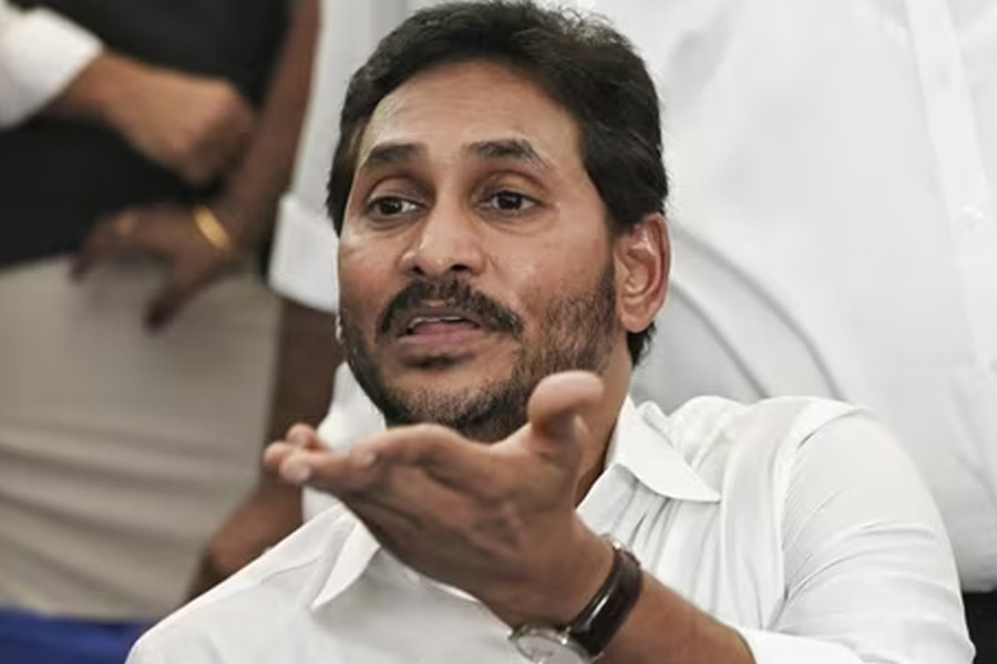 YSRCP leader Jagan Reddy and sister Sharmila fight over wealth worth crores 