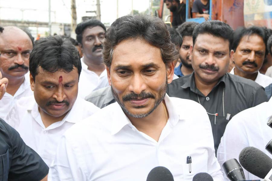 YSRCP leader Jagan Reddy and sister Sharmila fight over wealth worth crores 
