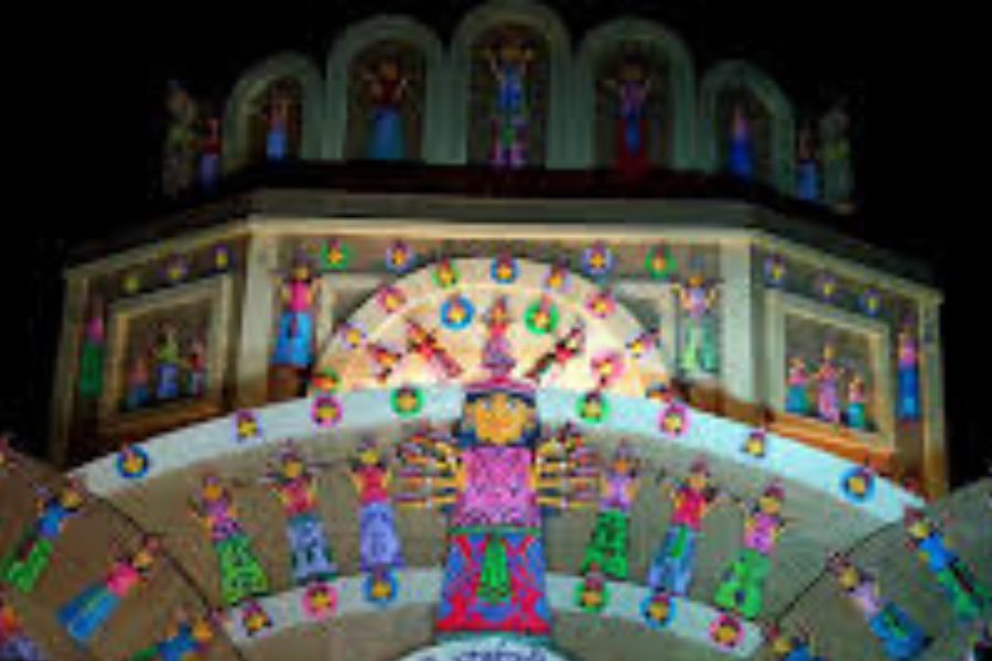 ছোট প্যান্ডেল তৈরির পরিকল্পনা থাকলে পুজোর ২ সপ্তাহ আগেও অর্ডার দেওয়া যায়। তবে যদি একটু বড় প্যান্ডেল করার থাকে, তবে জানাতে হয় ২ মাস আগে। 